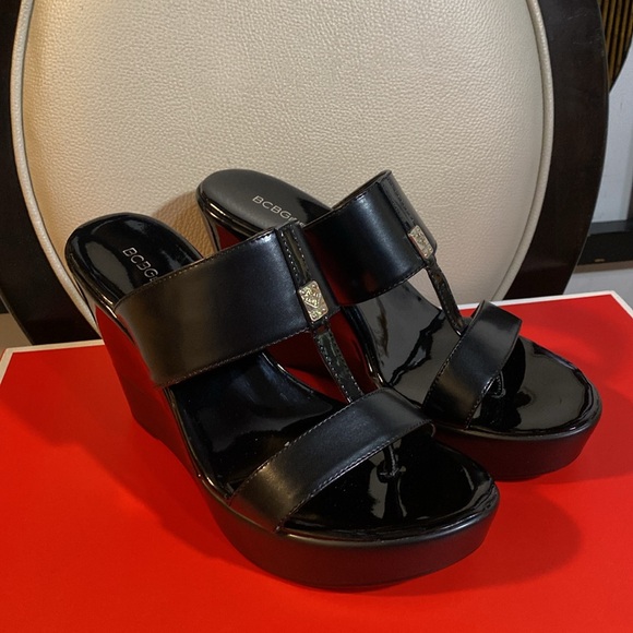 BCBG Wedge slippers used in good condition. - Picture 7 of 8